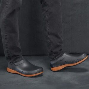 Dansko Men’s Kane mule clog slip on black brown size EU 45 11.5-12